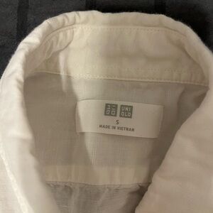 Men’s white short sleeve casual button down shirt